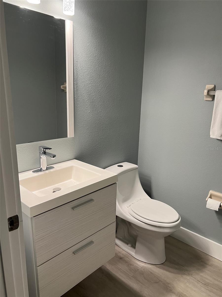 Image 10 of 19 For 2111 Park Crescent Drive