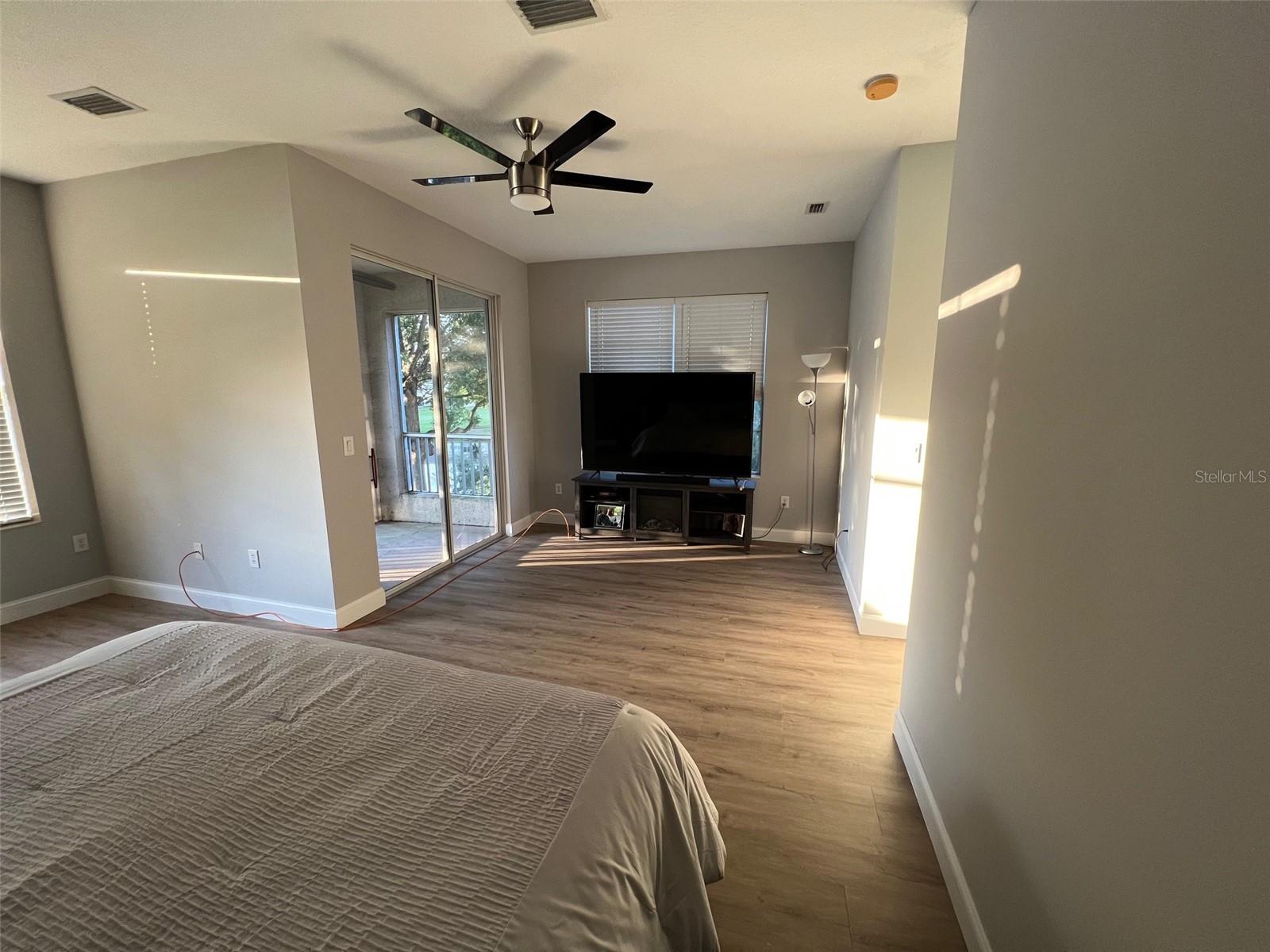 Image 11 of 19 For 2111 Park Crescent Drive