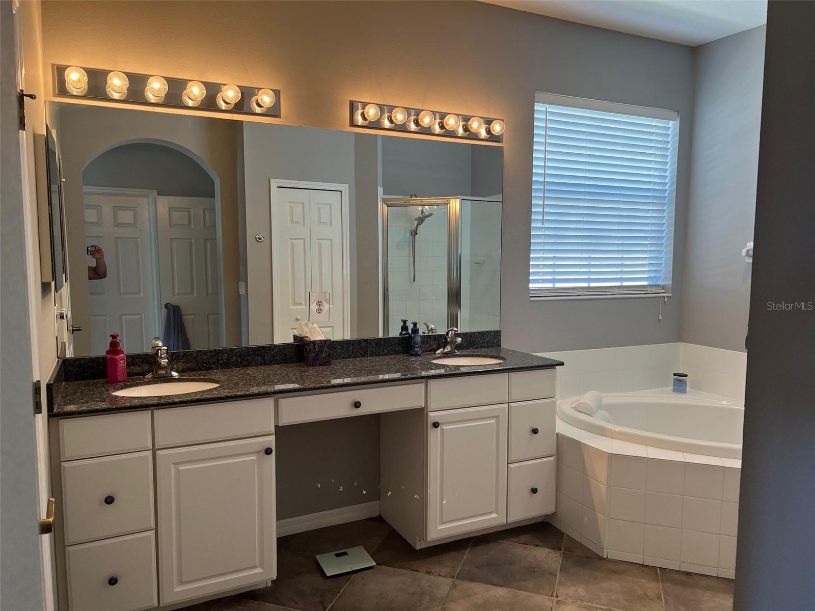 Image 15 of 19 For 2111 Park Crescent Drive
