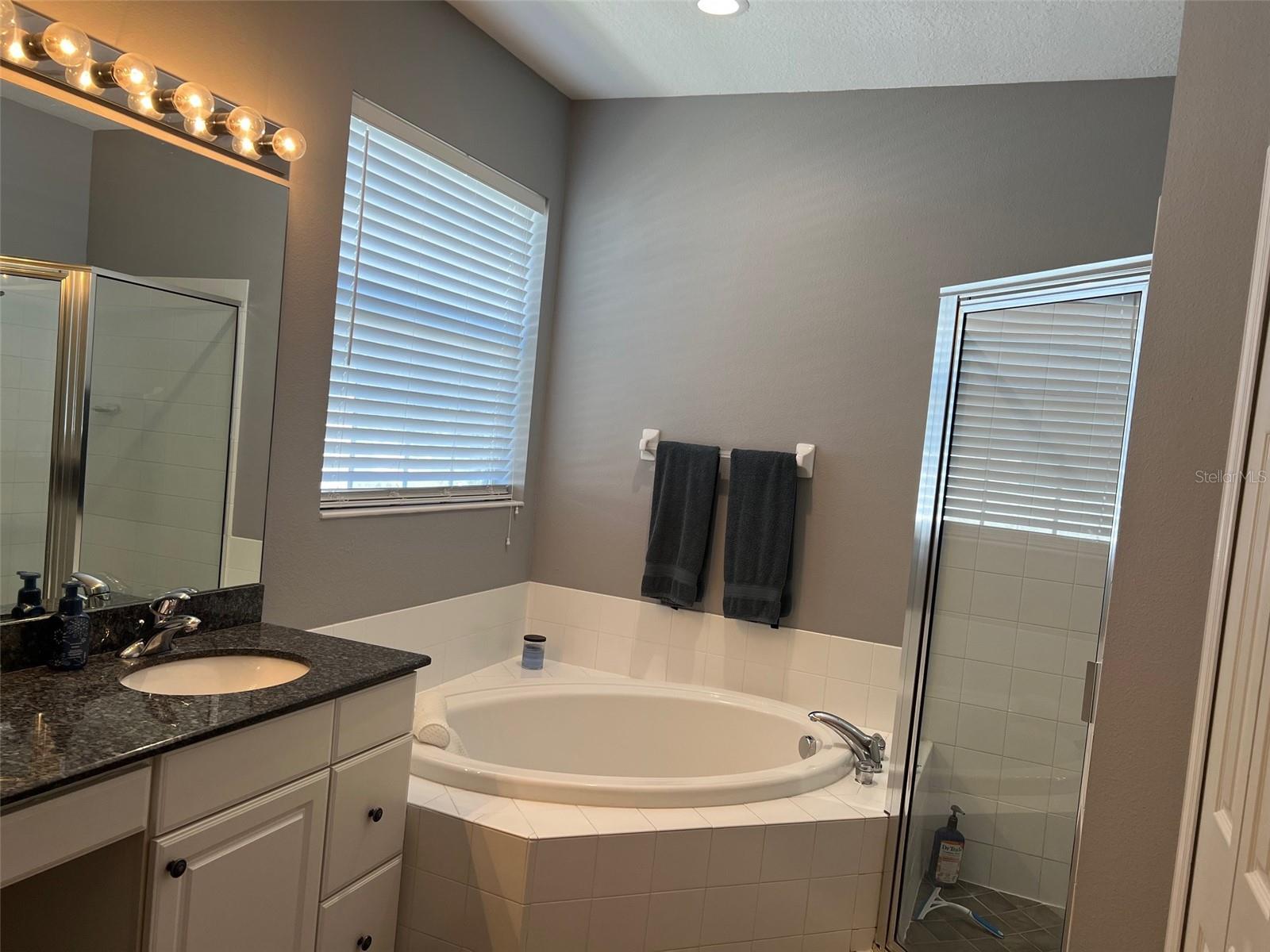 Image 16 of 19 For 2111 Park Crescent Drive
