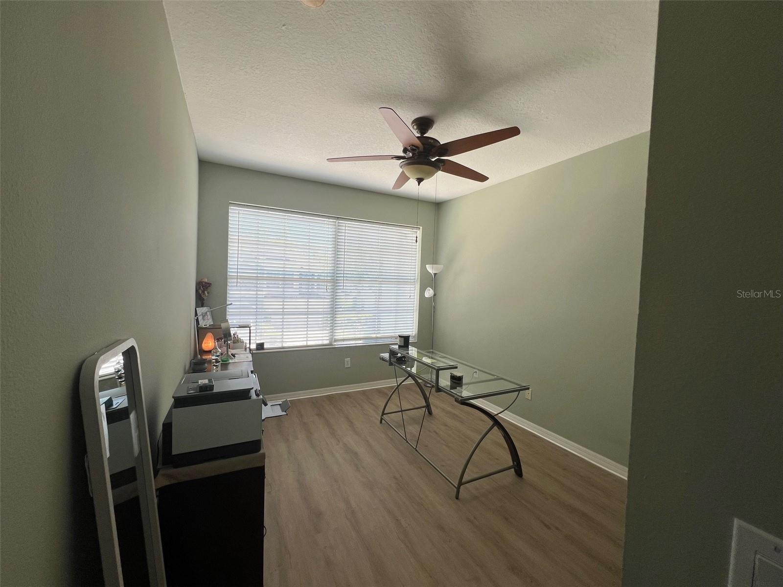 Image 18 of 19 For 2111 Park Crescent Drive