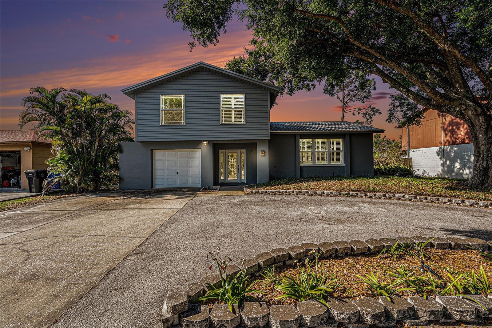 Image 28 of 30 For 8212 Malvern Circle