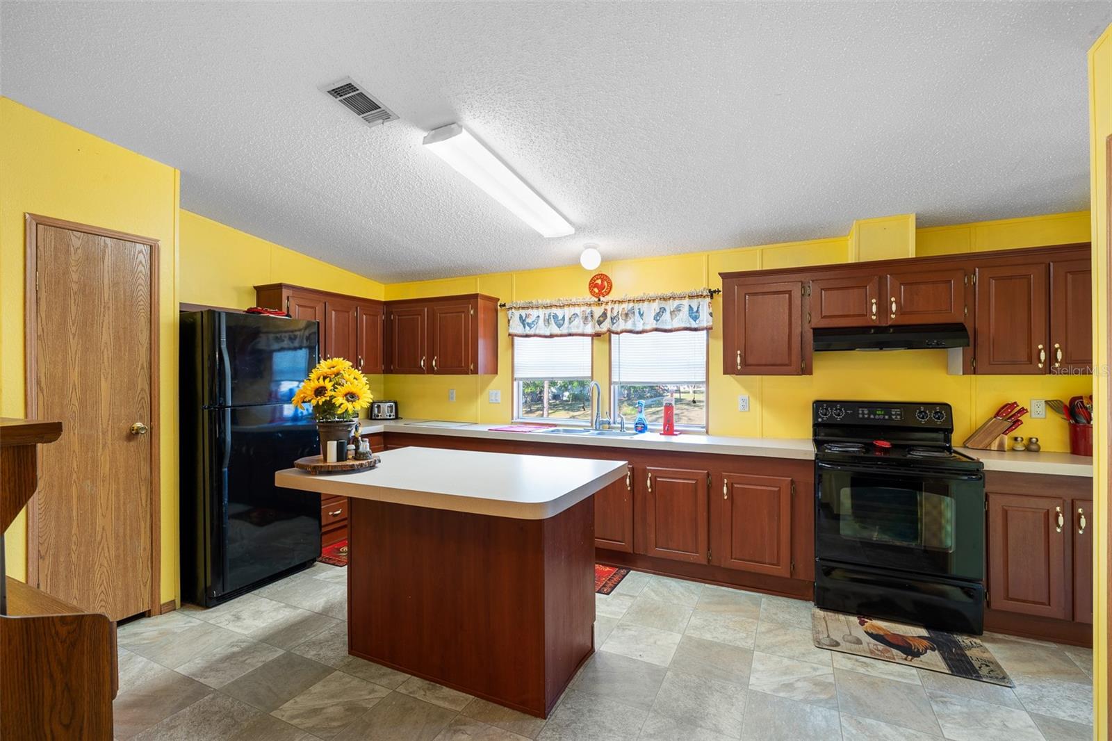 Image 19 of 40 For 13721 Mcintosh Drive