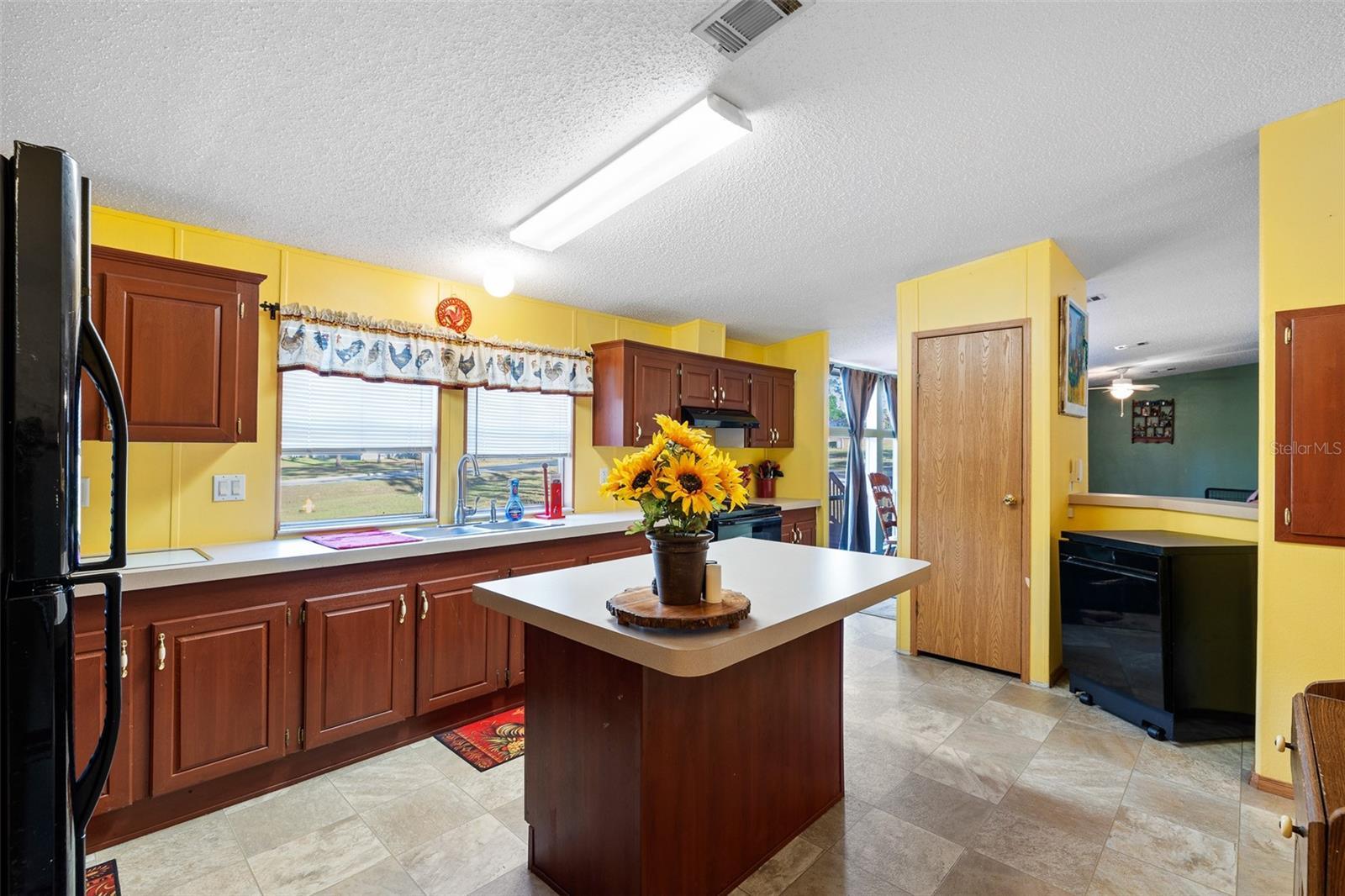 Image 20 of 40 For 13721 Mcintosh Drive
