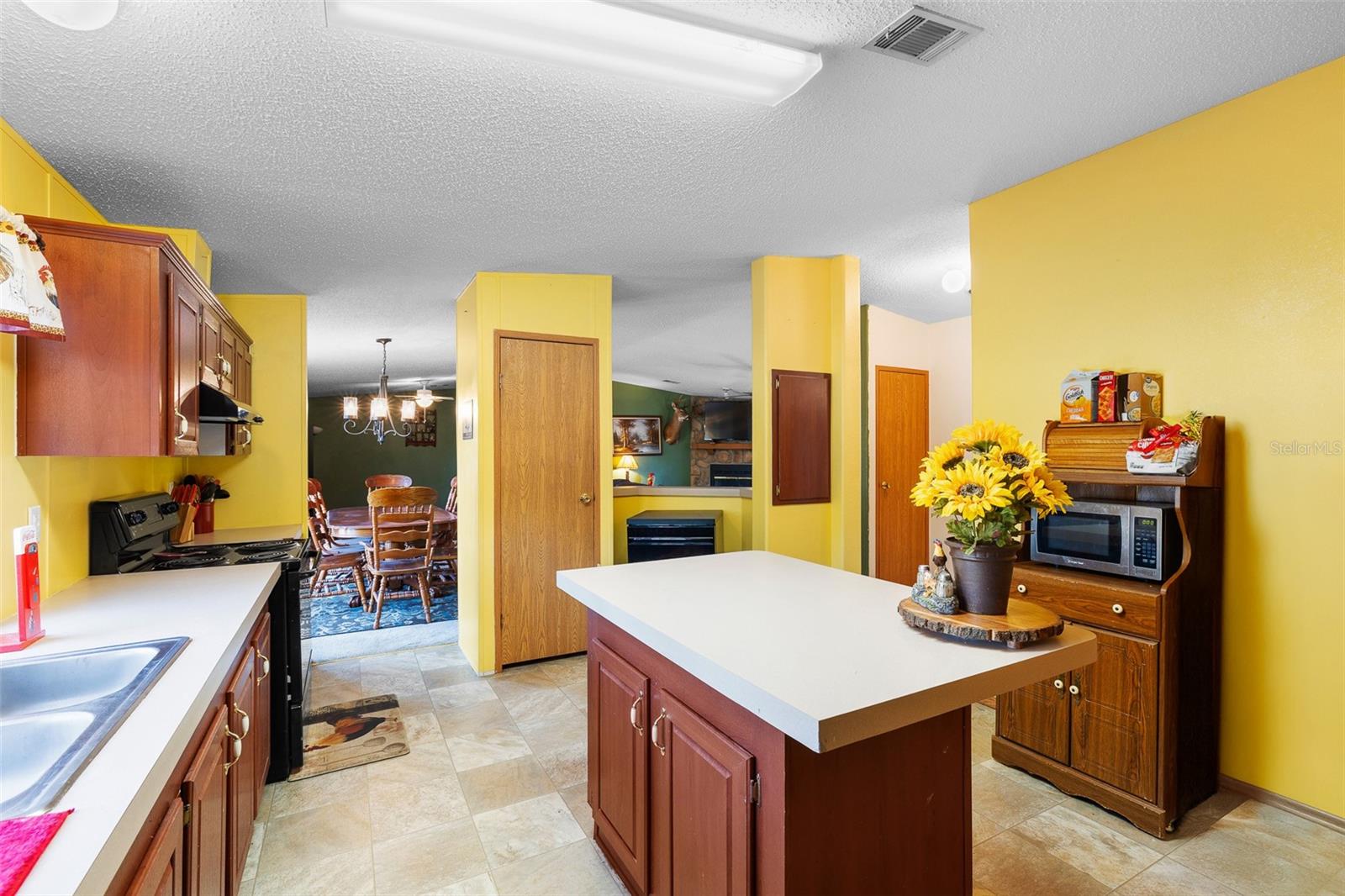 Image 22 of 40 For 13721 Mcintosh Drive