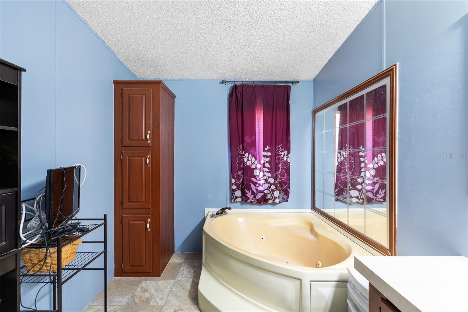Image 26 of 40 For 13721 Mcintosh Drive