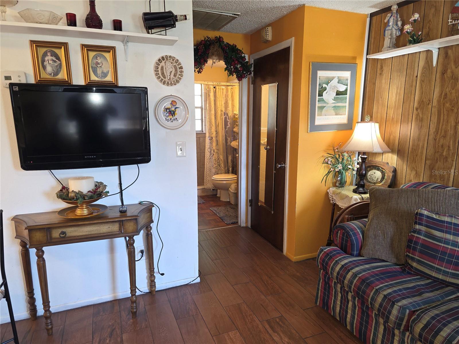 Image 9 of 9 For 6141 10th Street