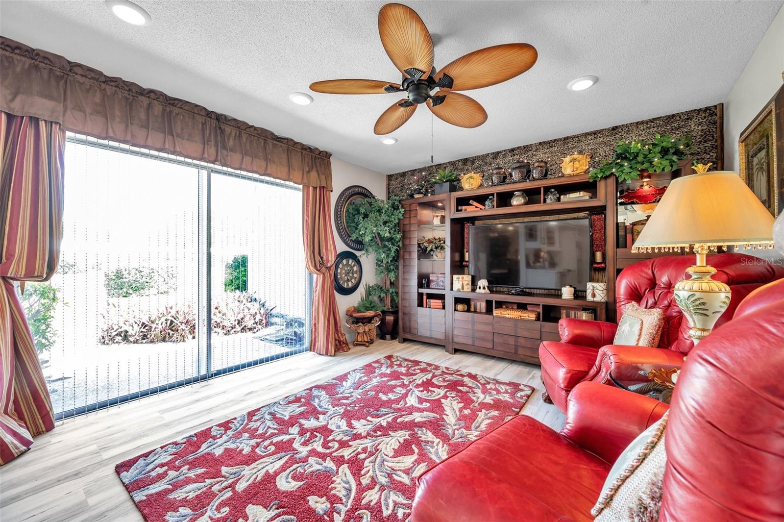 Image 34 of 59 For 6524 11th Avenue W 5611