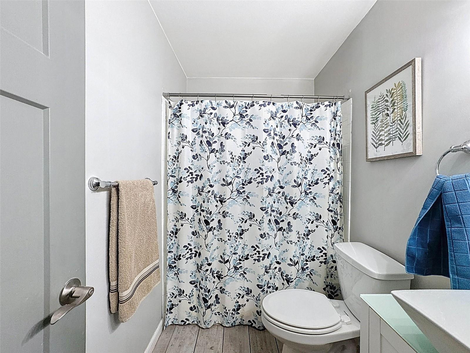 Image 19 of 50 For 5509 Fountain Lake Circle C209