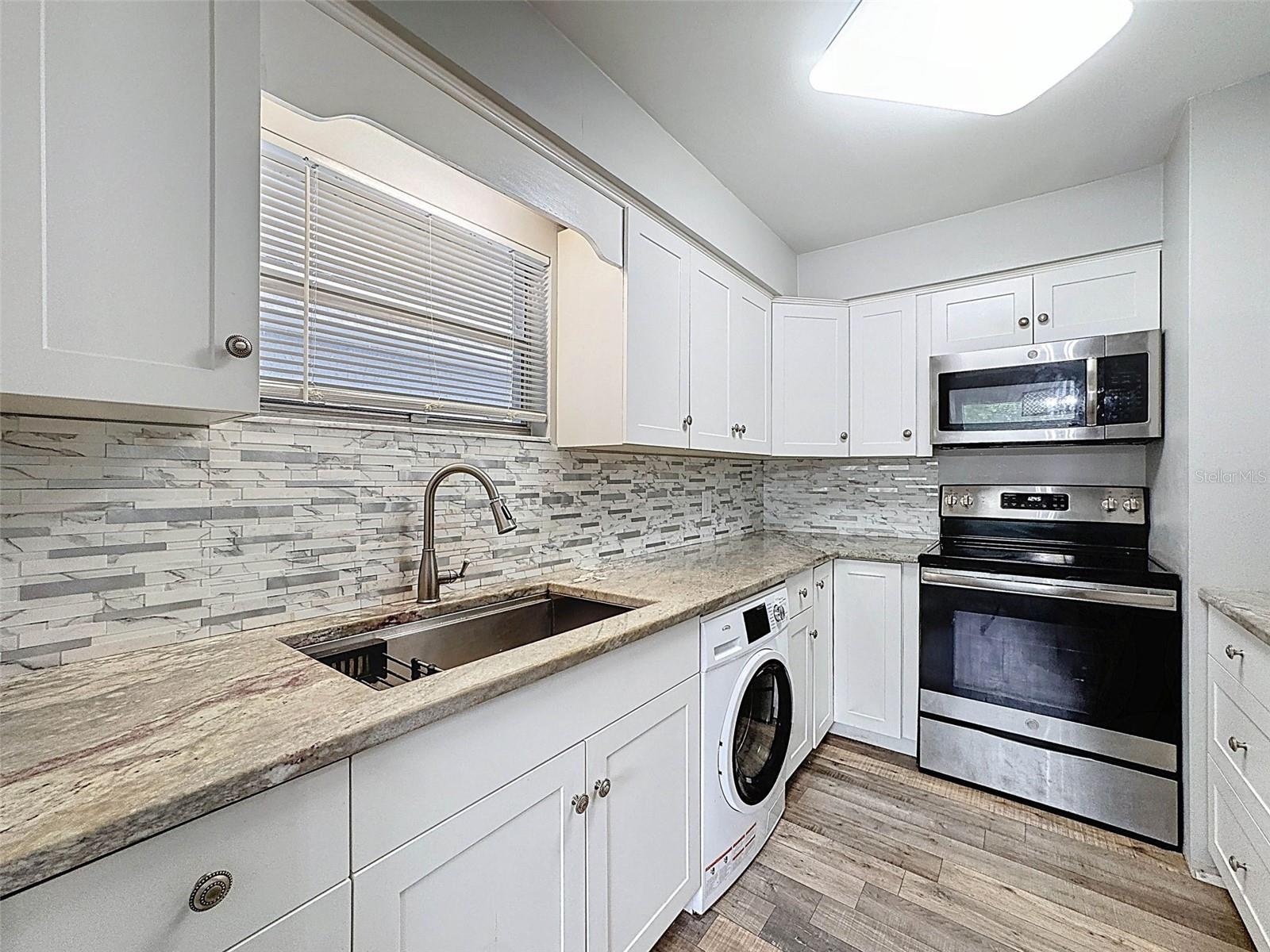Image 4 of 50 For 5509 Fountain Lake Circle C209