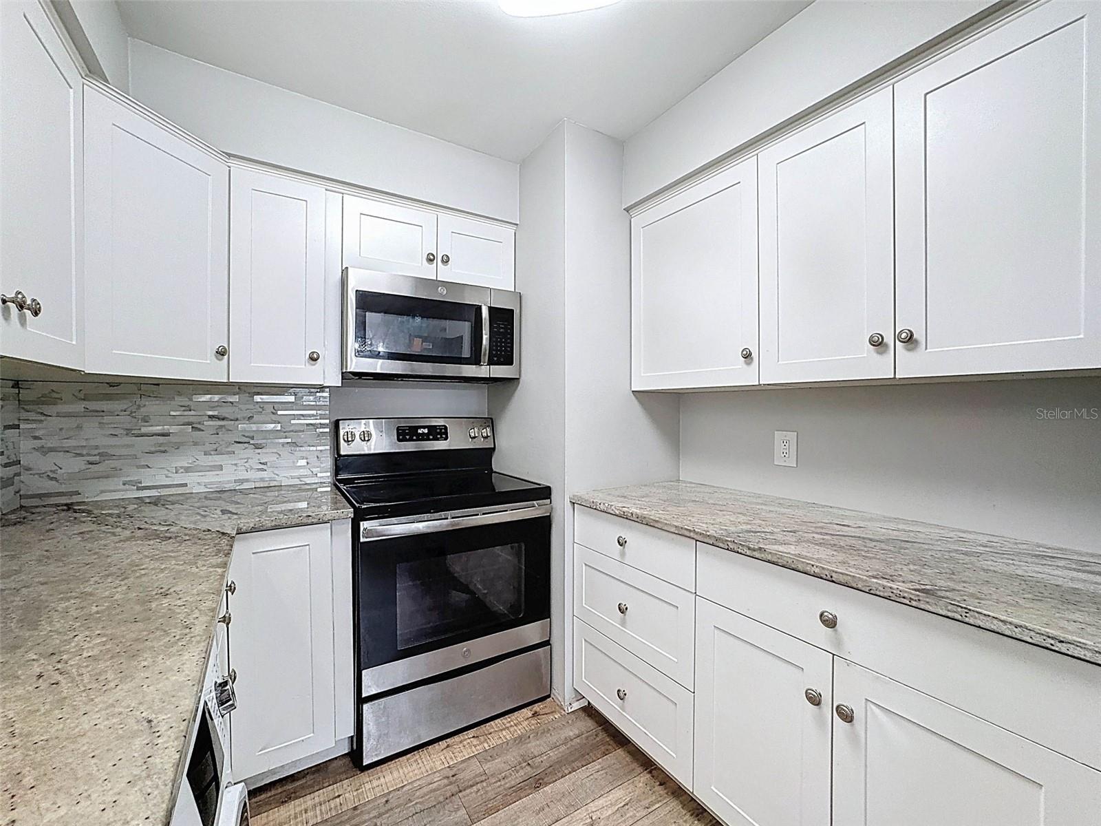Image 7 of 50 For 5509 Fountain Lake Circle C209