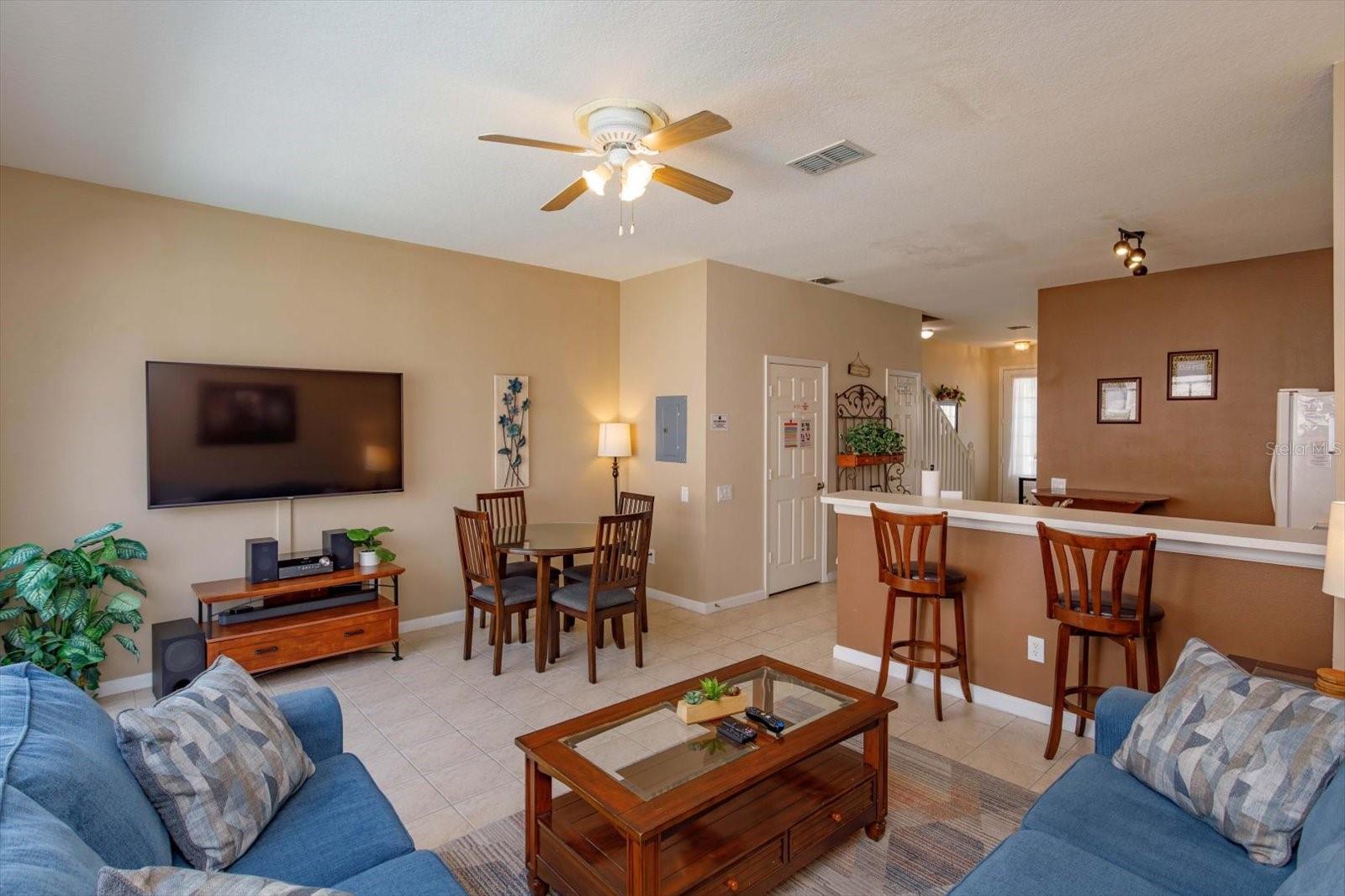 Image 11 of 38 For 2326 Silver Palm Dr