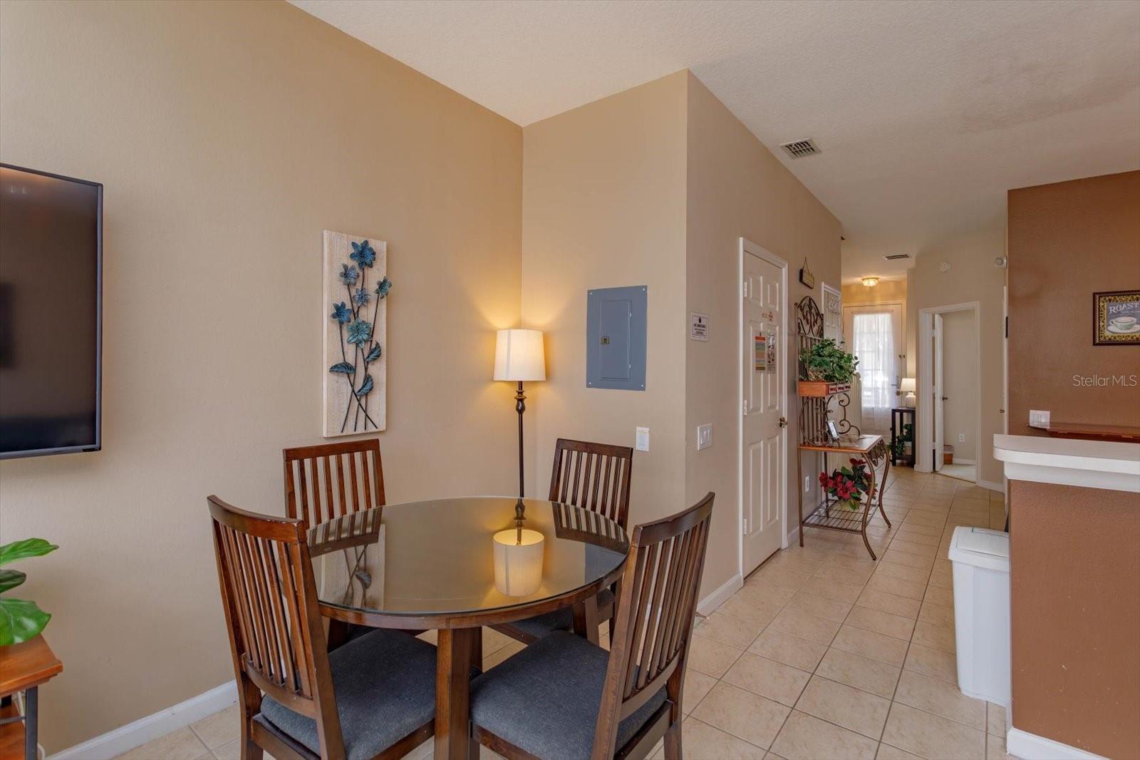 Image 12 of 38 For 2326 Silver Palm Dr