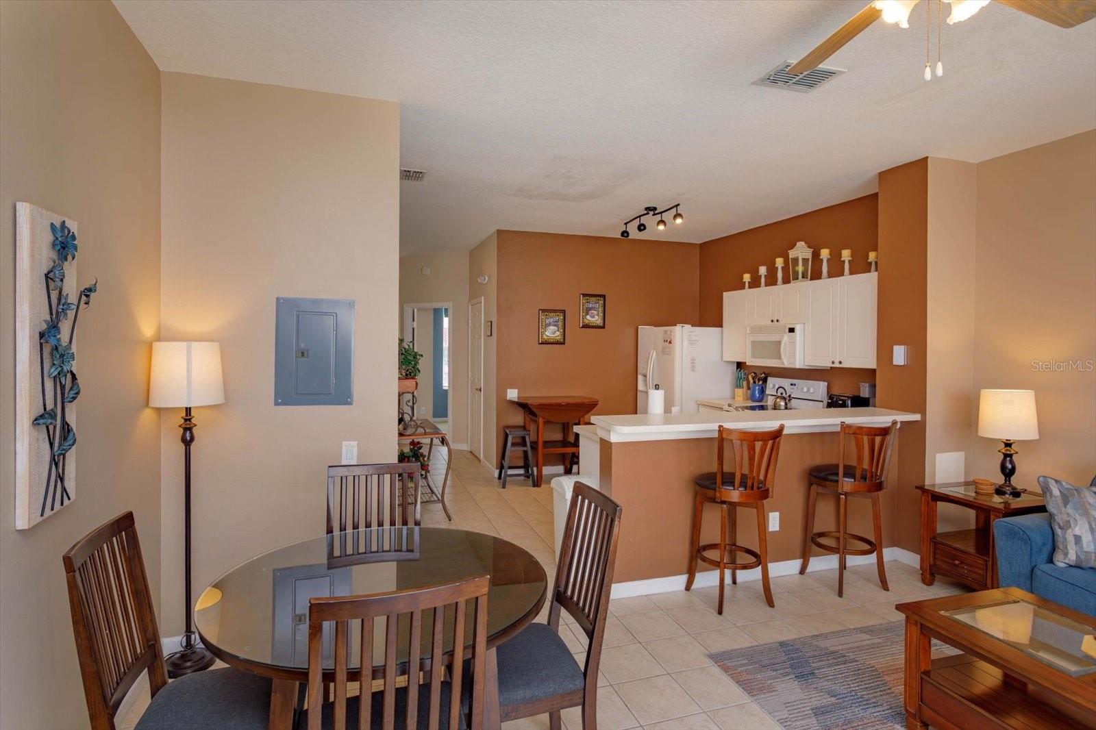 Image 13 of 38 For 2326 Silver Palm Dr