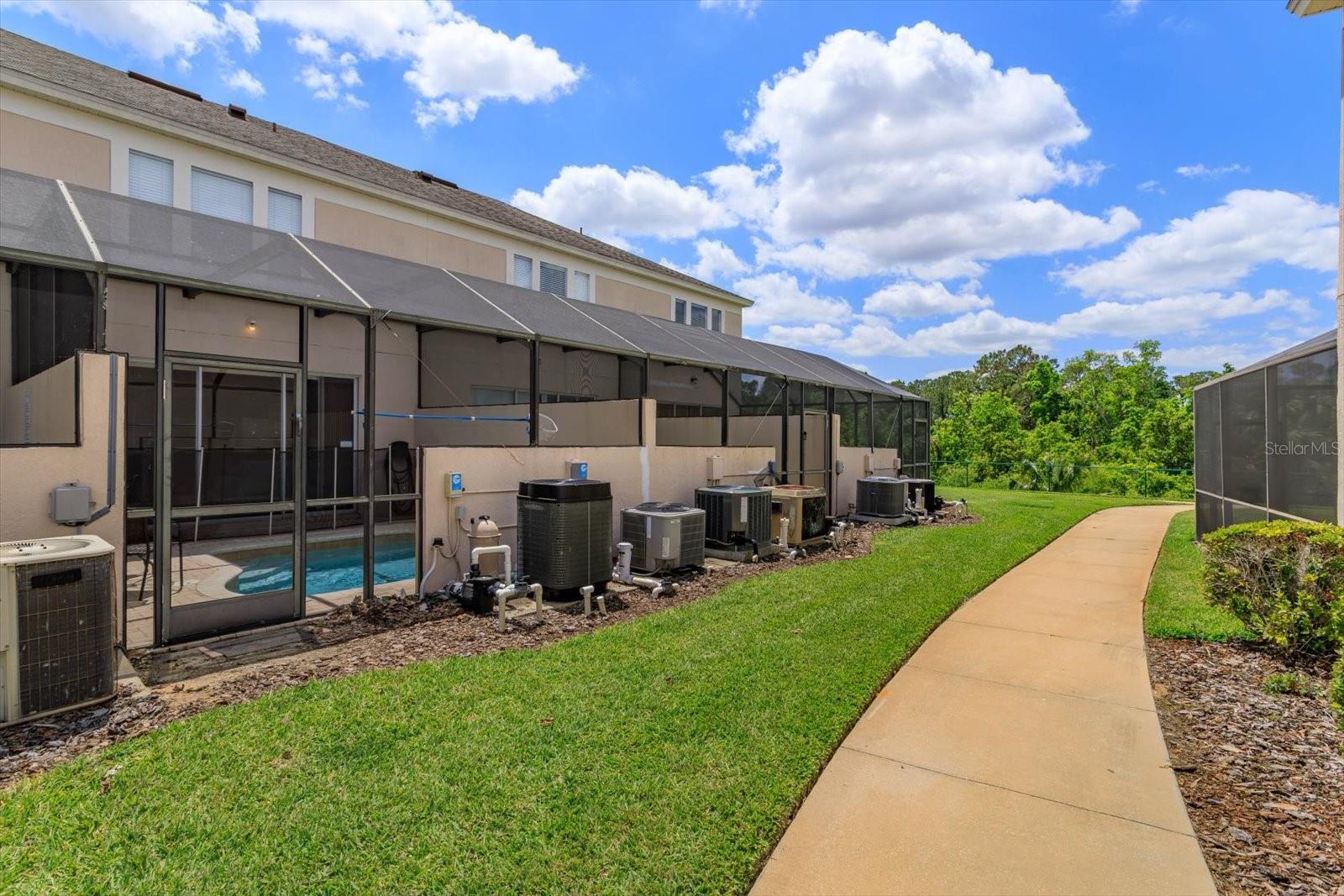 Image 24 of 38 For 2326 Silver Palm Dr