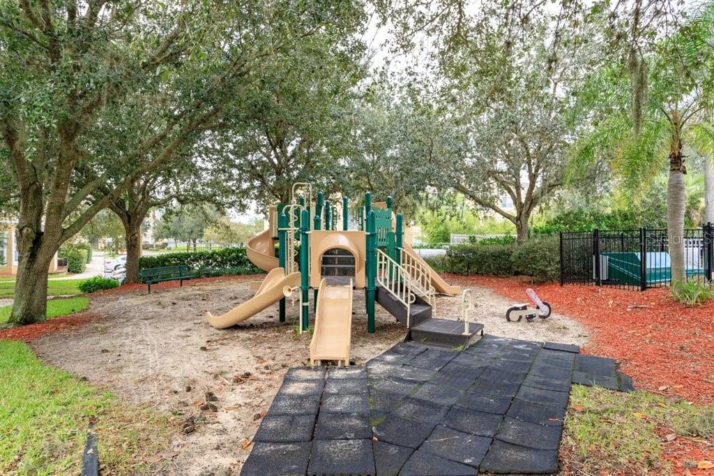 Image 33 of 38 For 2326 Silver Palm Dr