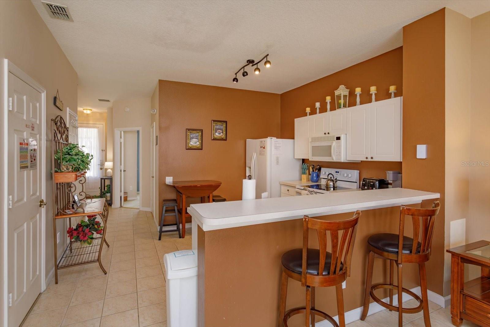 Image 5 of 38 For 2326 Silver Palm Dr