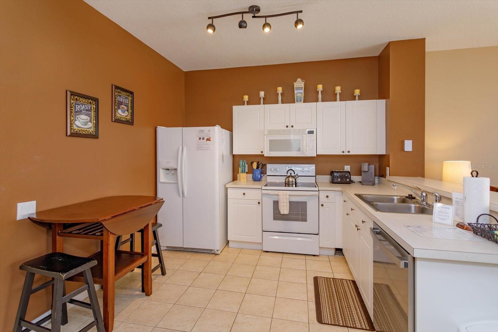 Image 6 of 38 For 2326 Silver Palm Dr