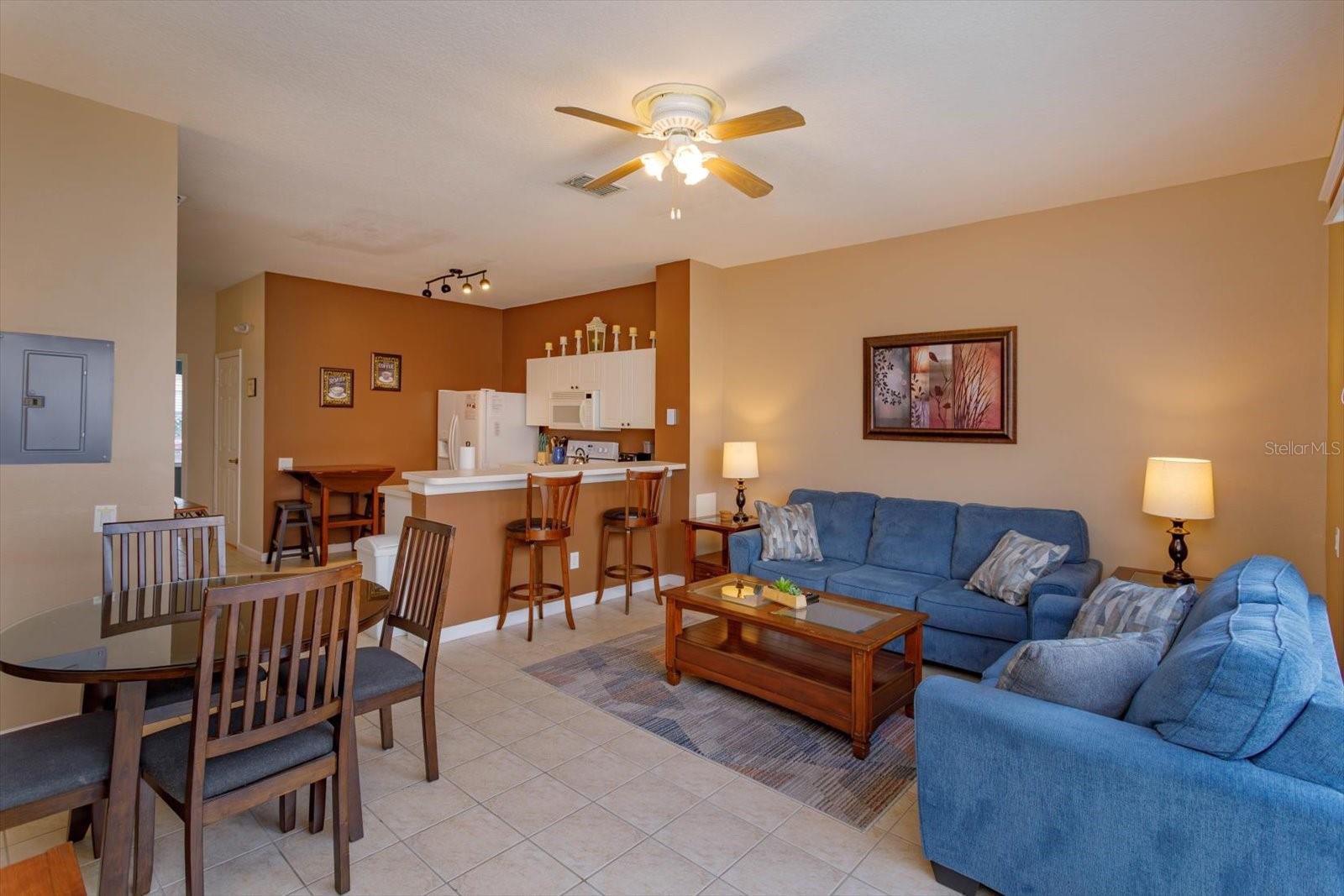 Image 9 of 38 For 2326 Silver Palm Dr