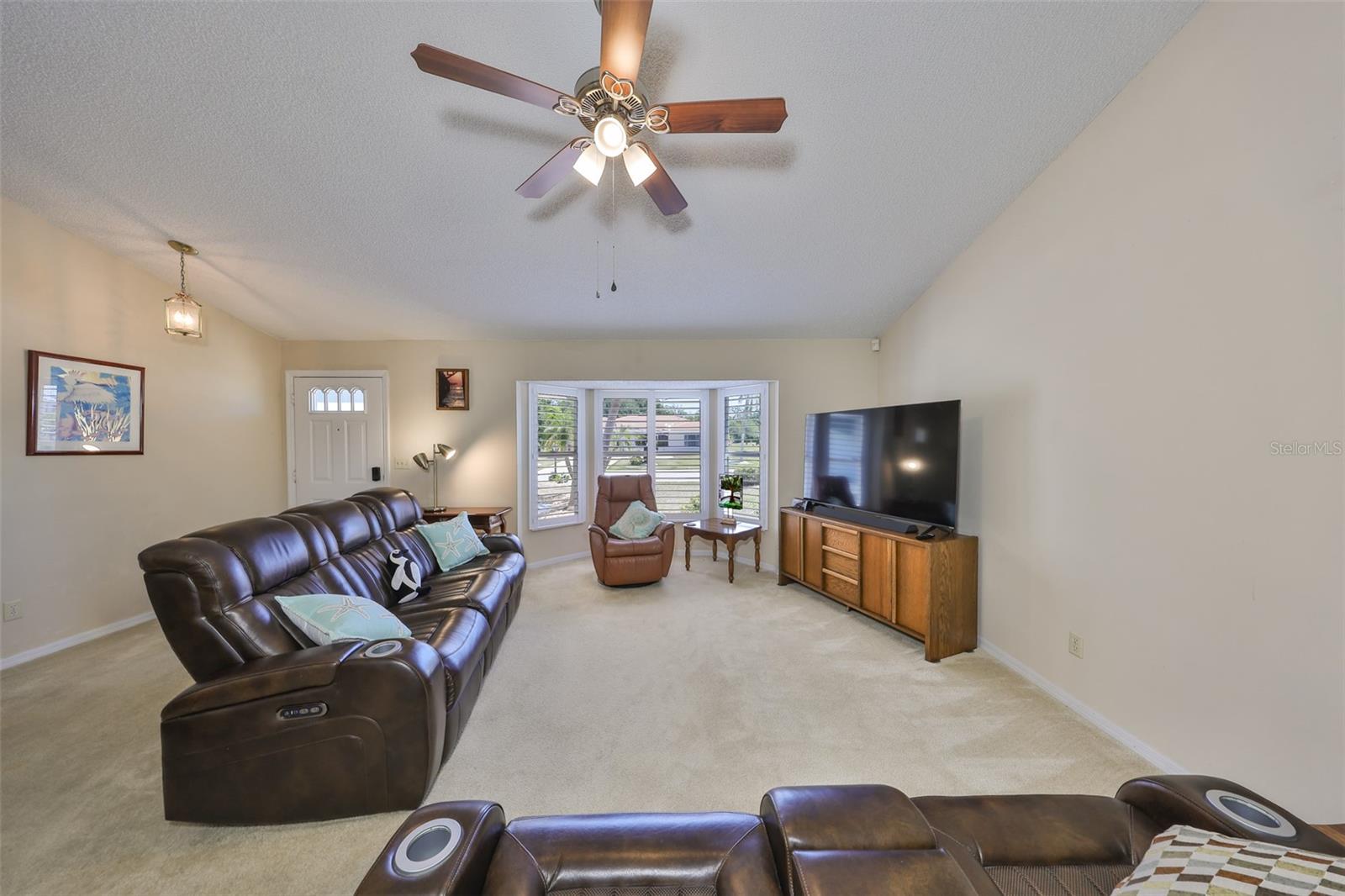 Image 8 of 45 For 2004 Berry Roberts Drive