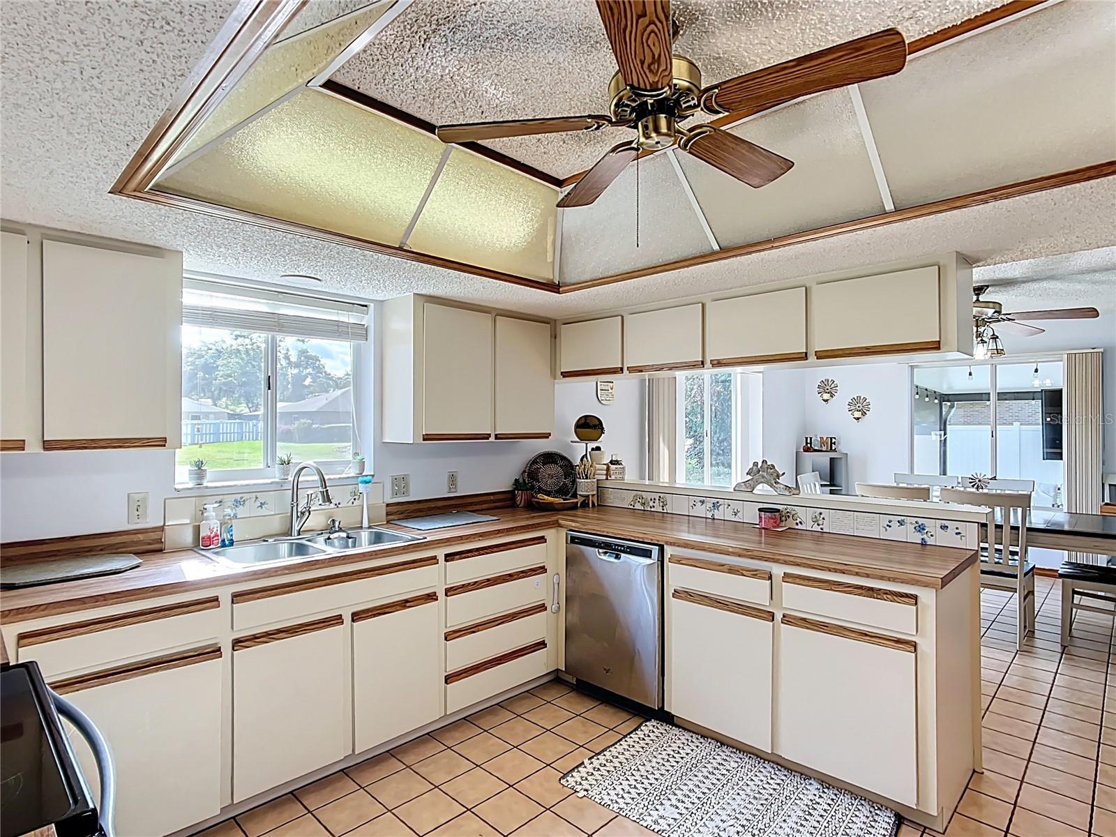 Image 19 of 59 For 7838 Rolling Grove Drive E