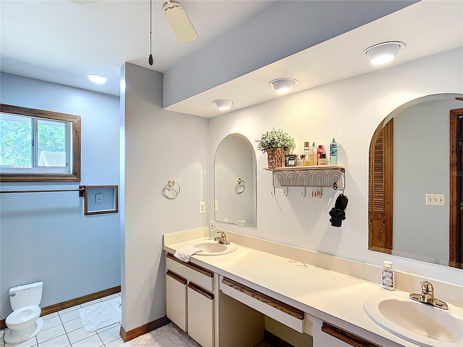 Image 33 of 59 For 7838 Rolling Grove Drive E