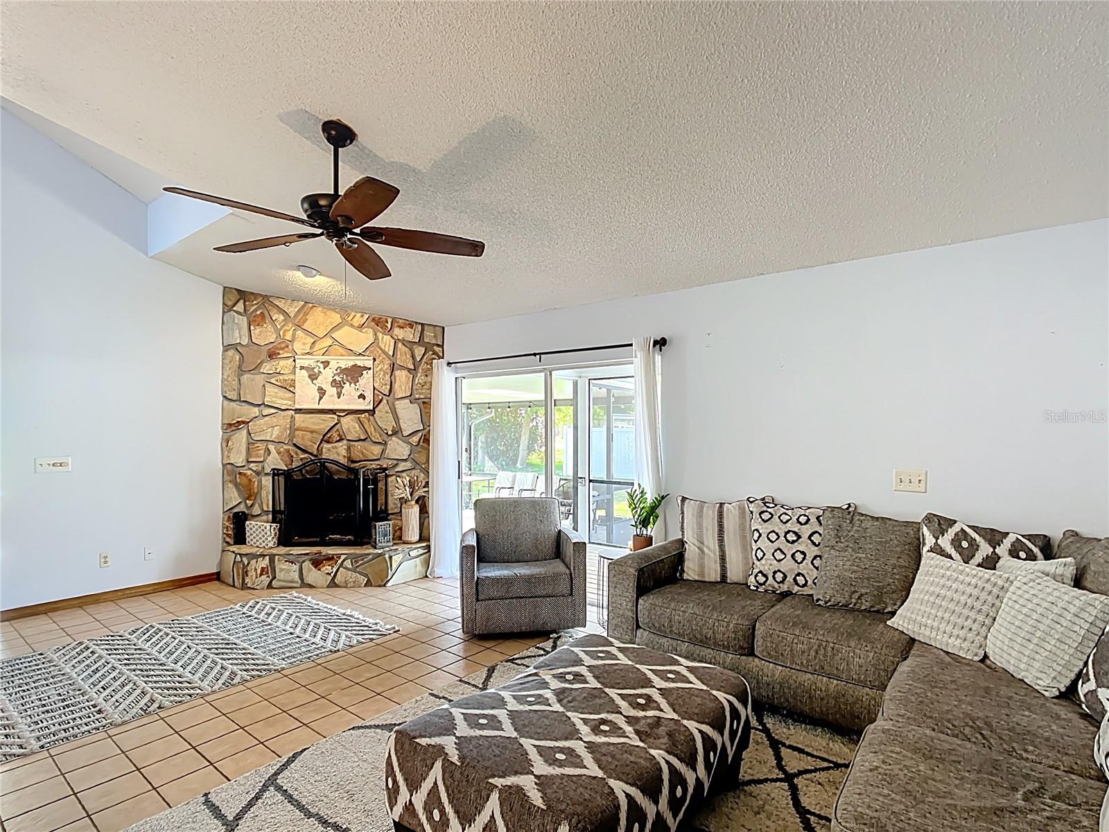 Image 8 of 59 For 7838 Rolling Grove Drive E
