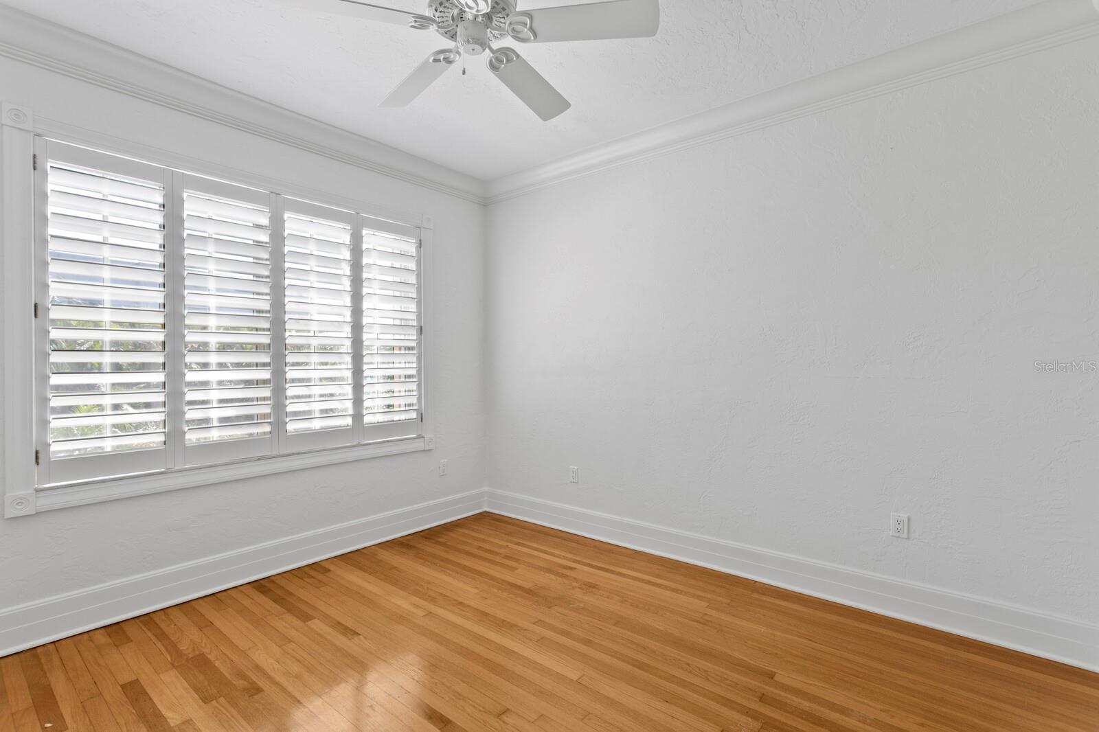 Image 36 of 52 For 321 Brightwaters Boulevard Ne