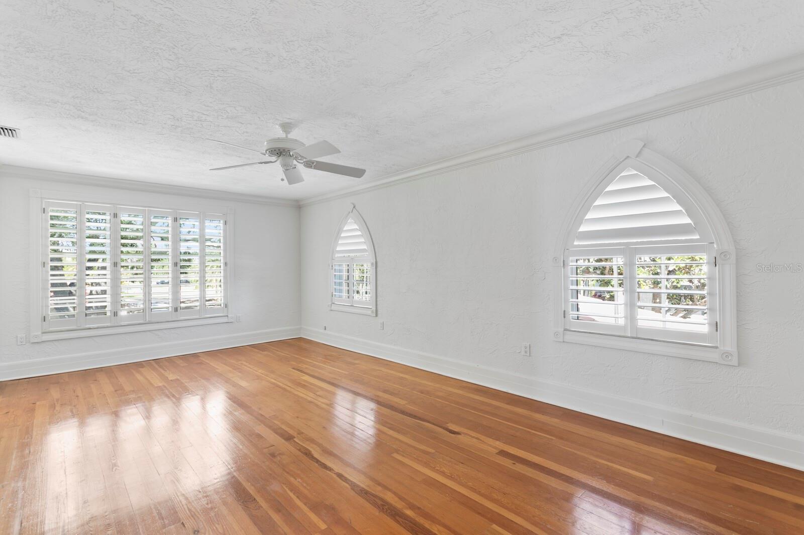 Image 37 of 52 For 321 Brightwaters Boulevard Ne