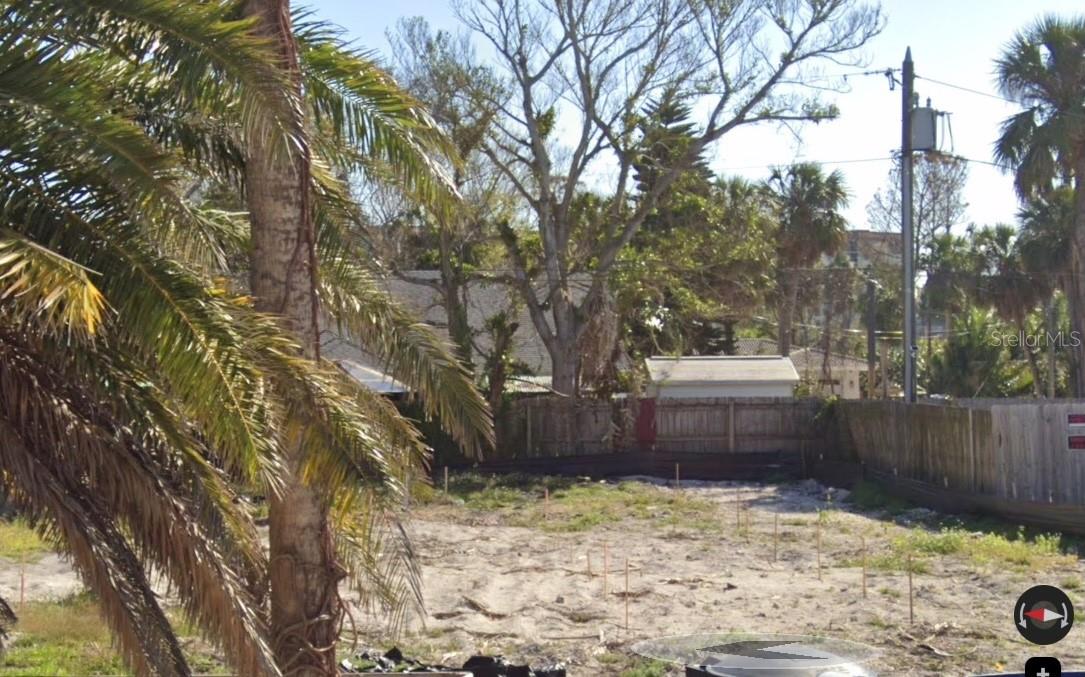 Image 24 of 25 For 721 Mandalay Avenue