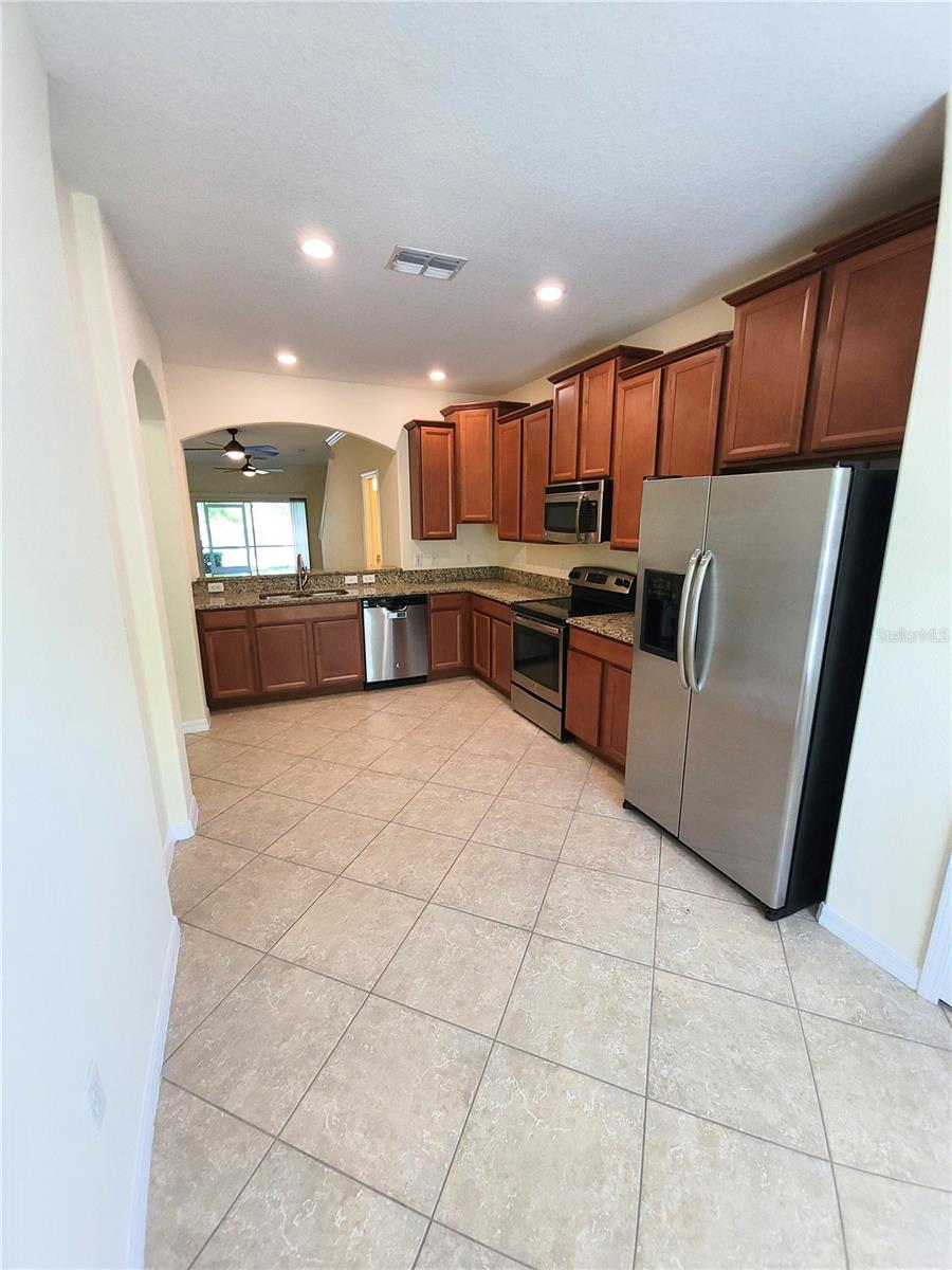 Image 10 of 61 For 31251 Claridge Place