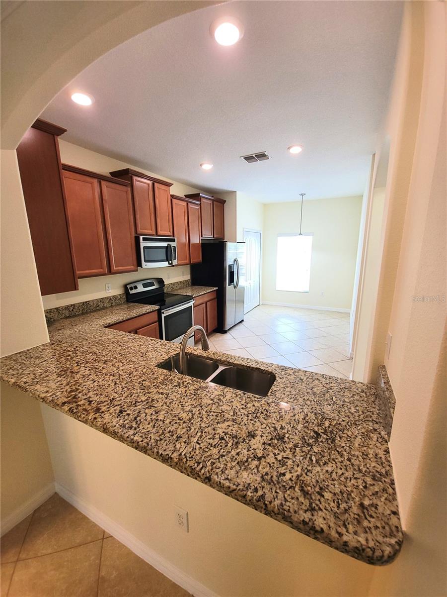 Image 14 of 61 For 31251 Claridge Place