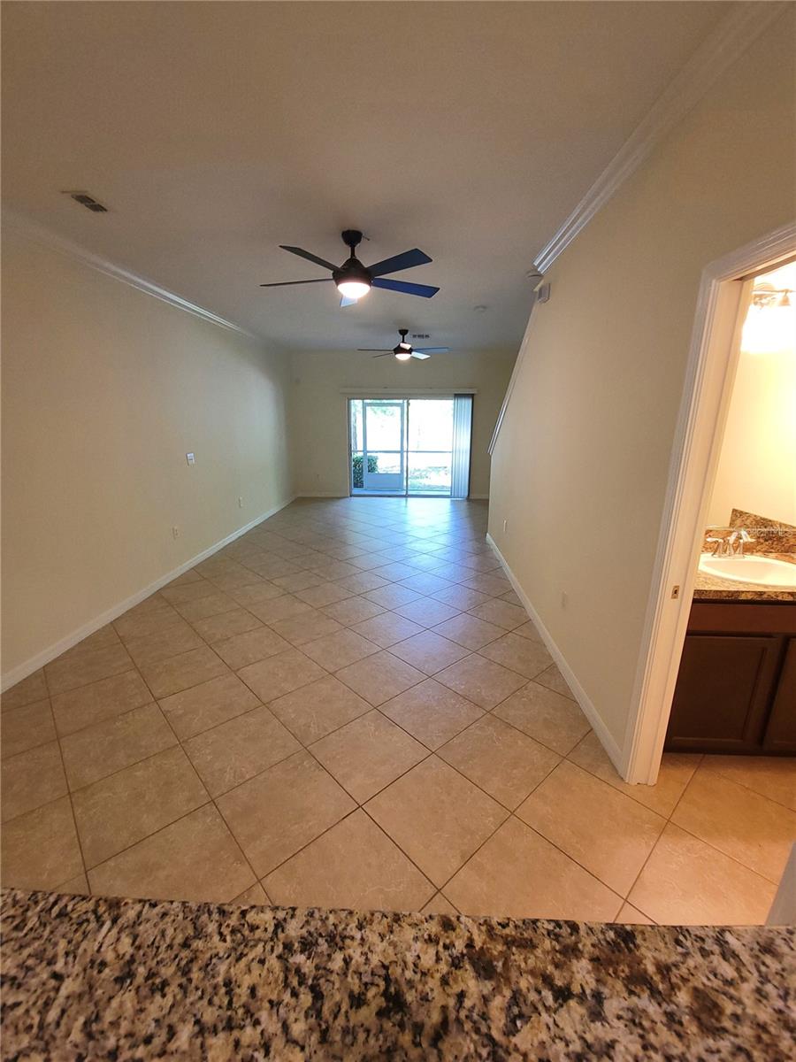 Image 17 of 61 For 31251 Claridge Place