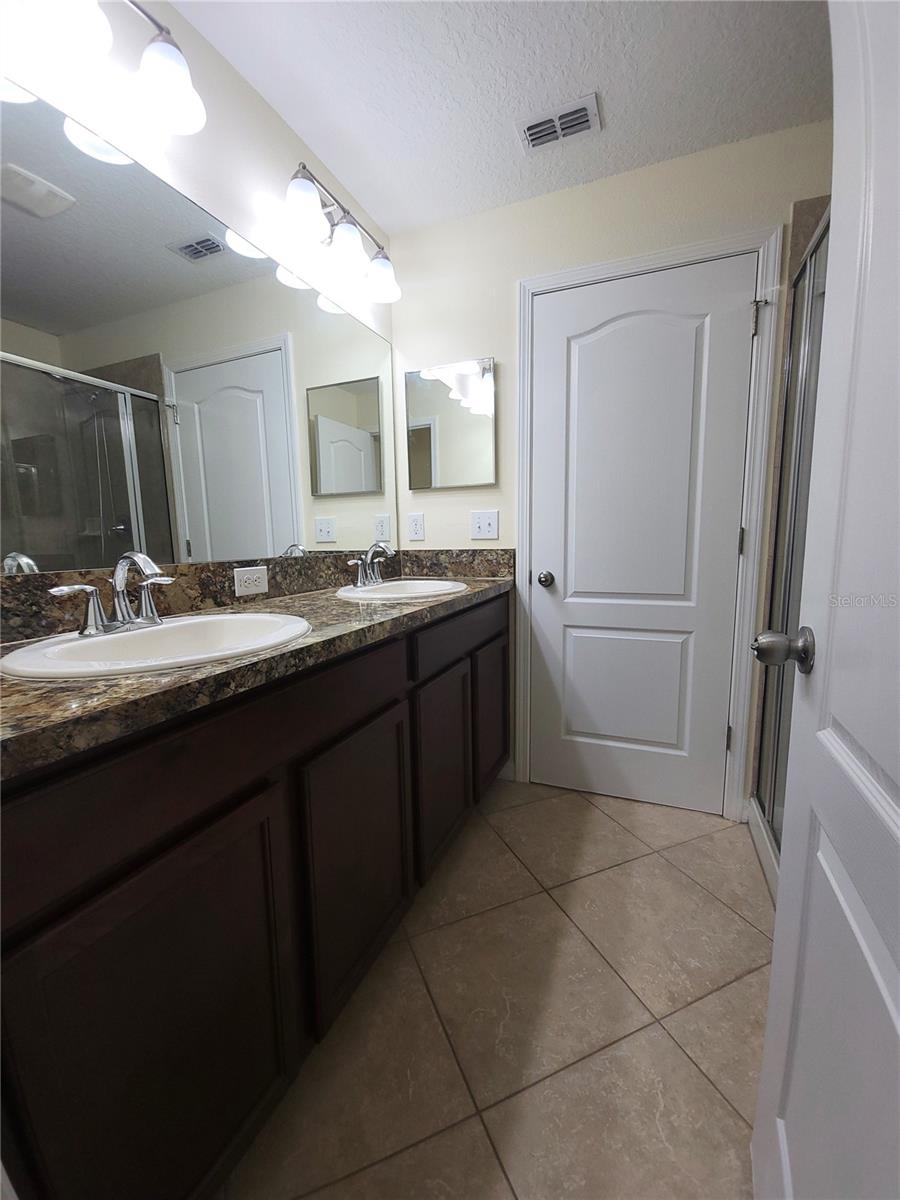 Image 29 of 61 For 31251 Claridge Place