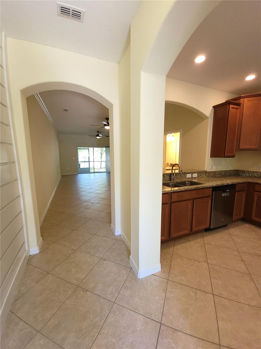 Image 6 of 61 For 31251 Claridge Place