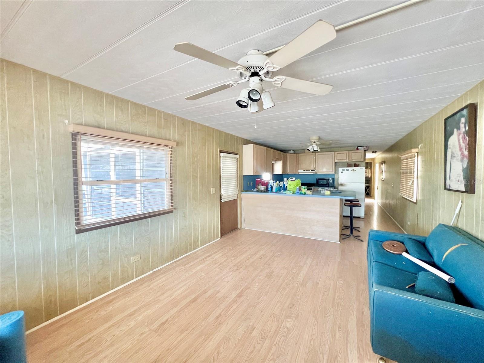 Listing photo id 8 for 1100 Belcher Road S 202