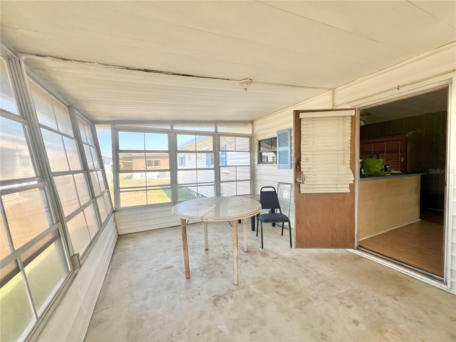 Listing photo id 9 for 1100 Belcher Road S 202