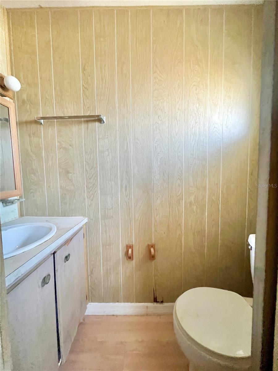 Listing photo id 14 for 1100 Belcher Road S 202