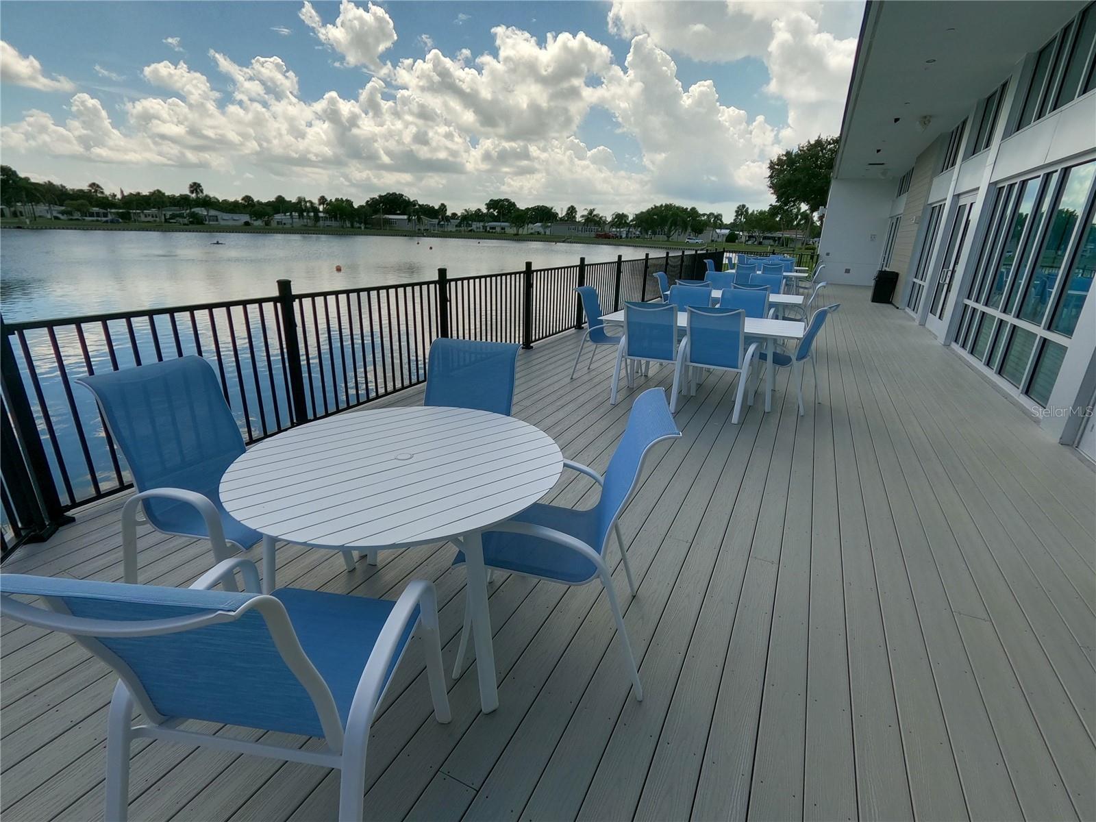 Listing photo id 23 for 1100 Belcher Road S 202