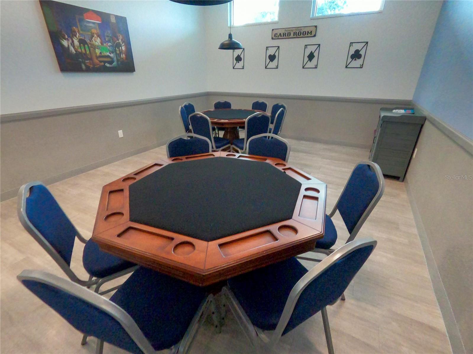 Listing photo id 27 for 1100 Belcher Road S 202