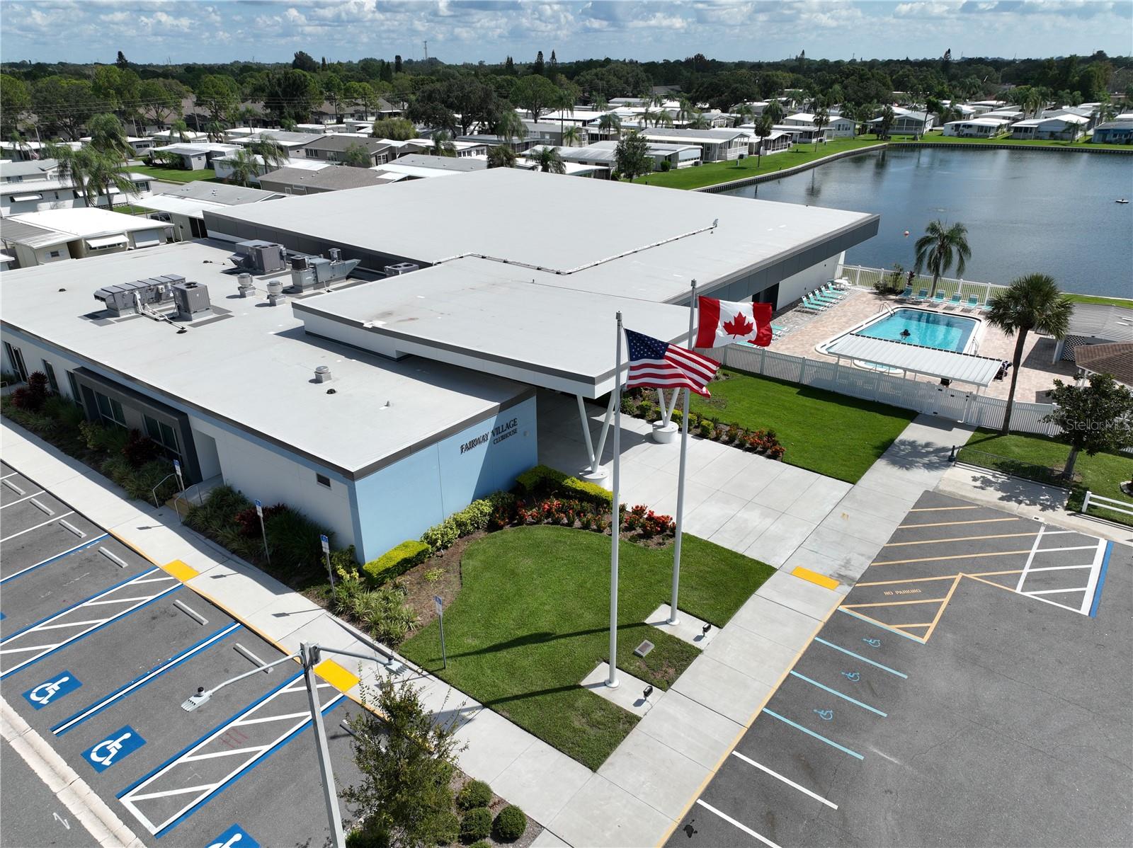 Listing photo id 38 for 1100 Belcher Road S 202