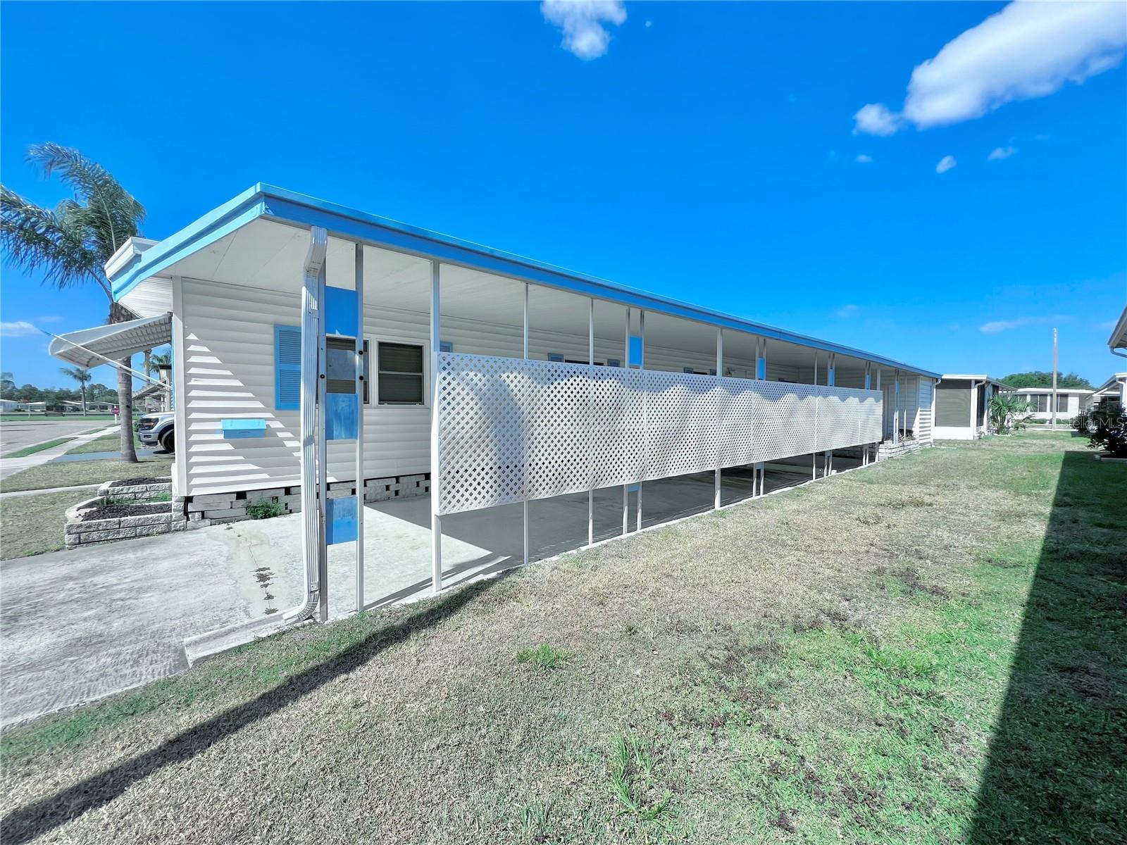 Listing photo id 3 for 1100 Belcher Road S 202