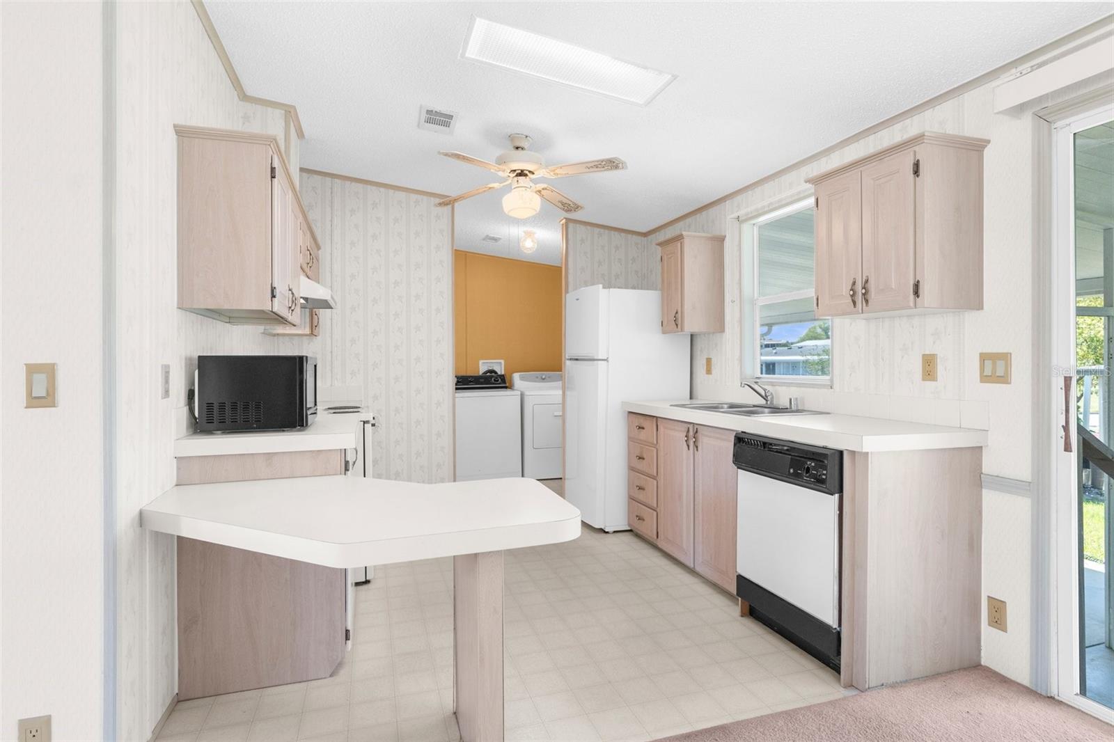 Image 10 of 26 For 14911 Rialto Avenue