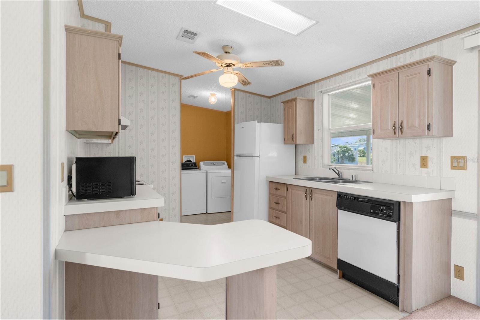 Image 11 of 26 For 14911 Rialto Avenue
