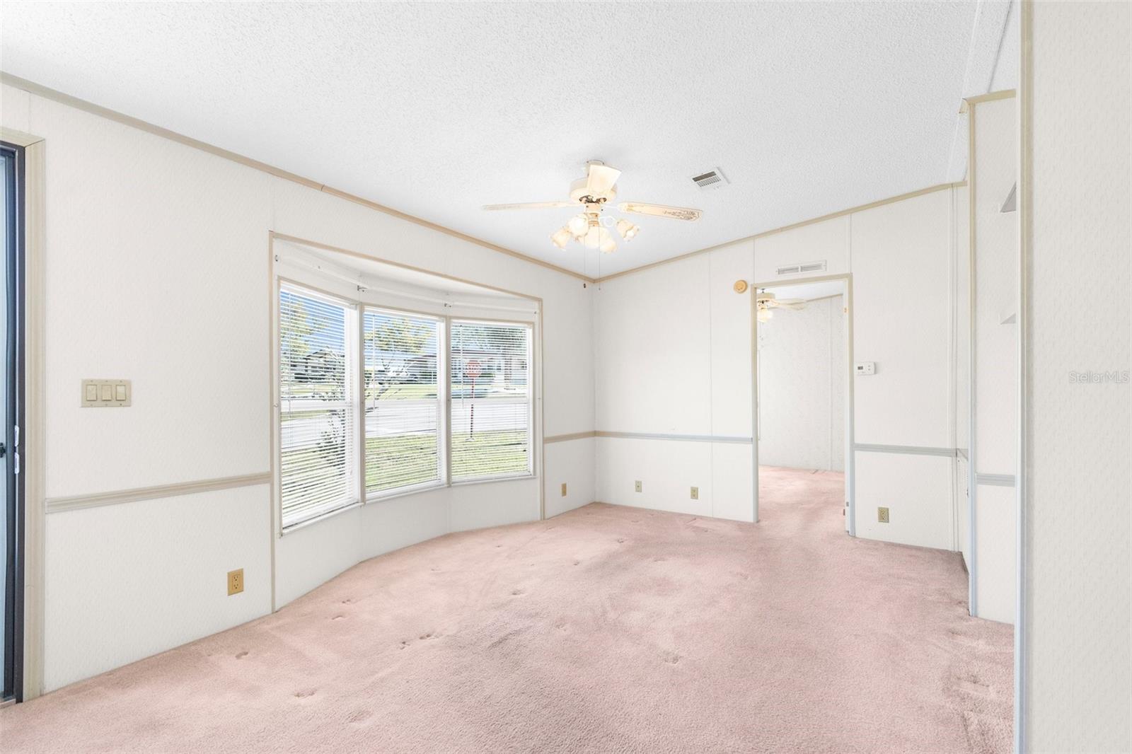 Image 4 of 26 For 14911 Rialto Avenue