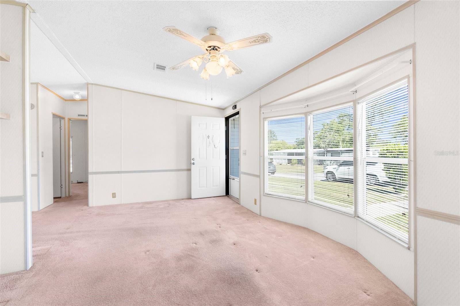 Image 5 of 26 For 14911 Rialto Avenue