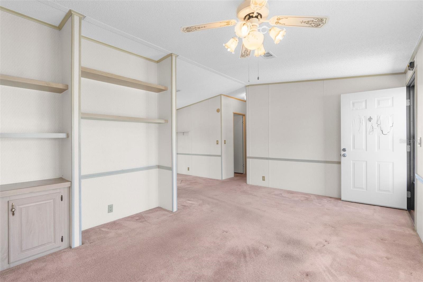Image 7 of 26 For 14911 Rialto Avenue