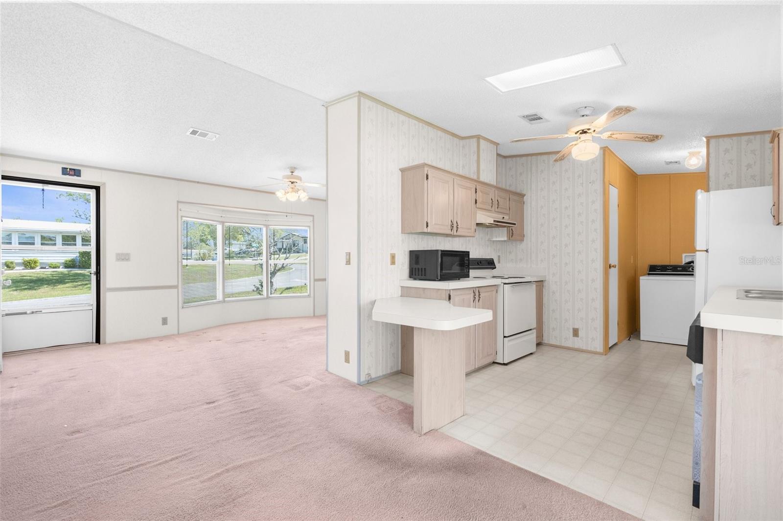 Image 8 of 26 For 14911 Rialto Avenue