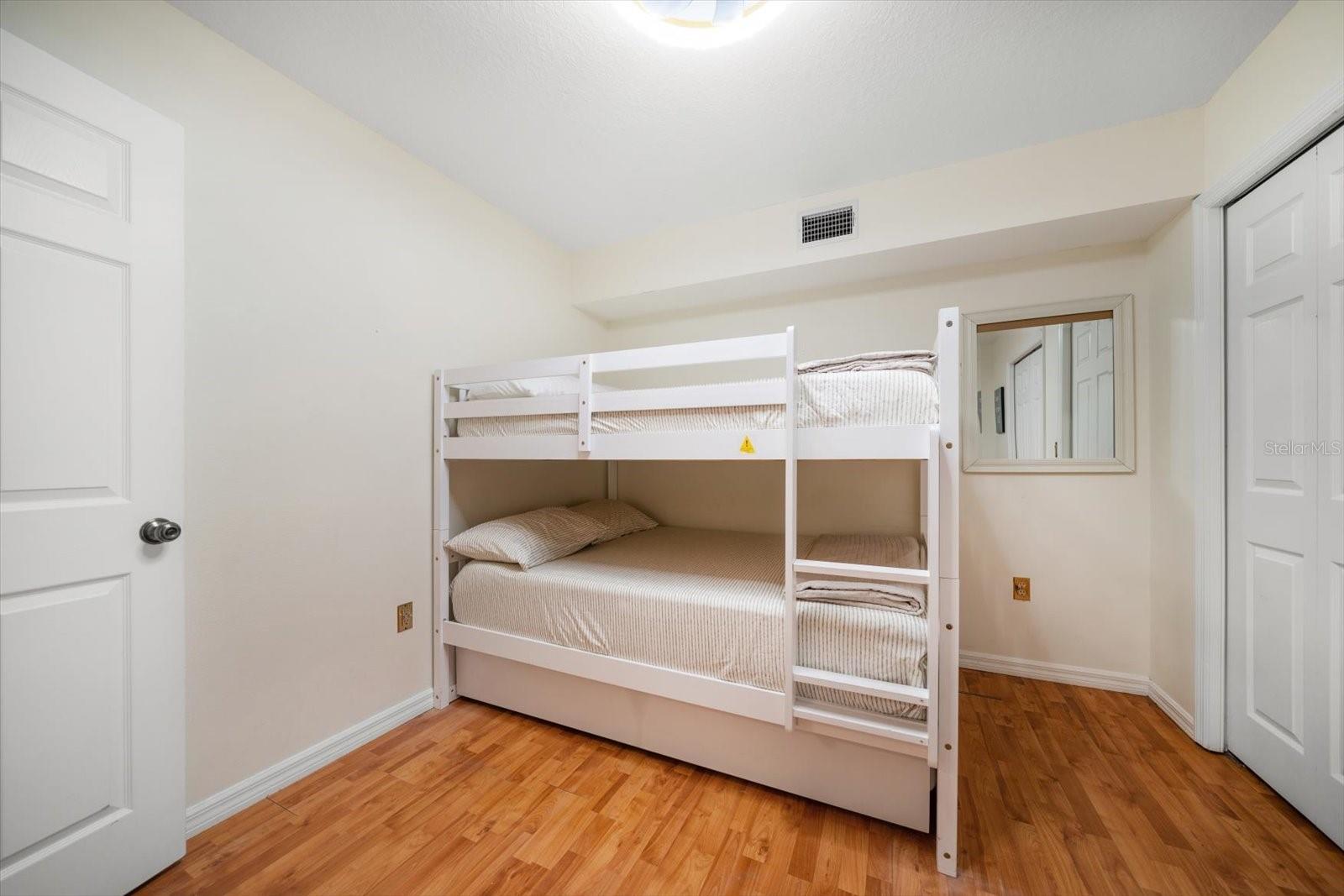 Image 21 of 58 For 1500 Gulf Boulevard 103b