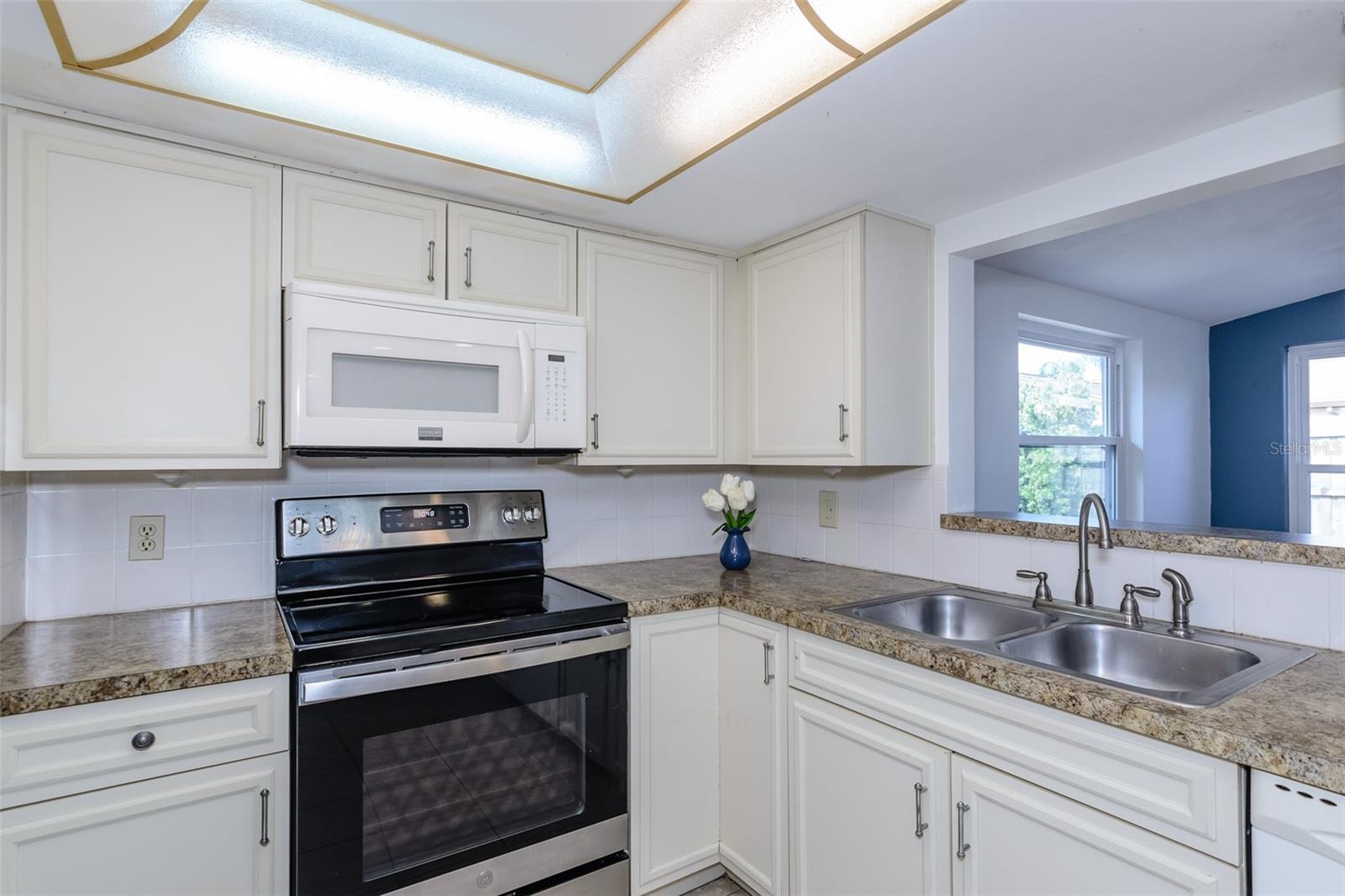 Image 10 of 38 For 9205 Ledgestone Lane